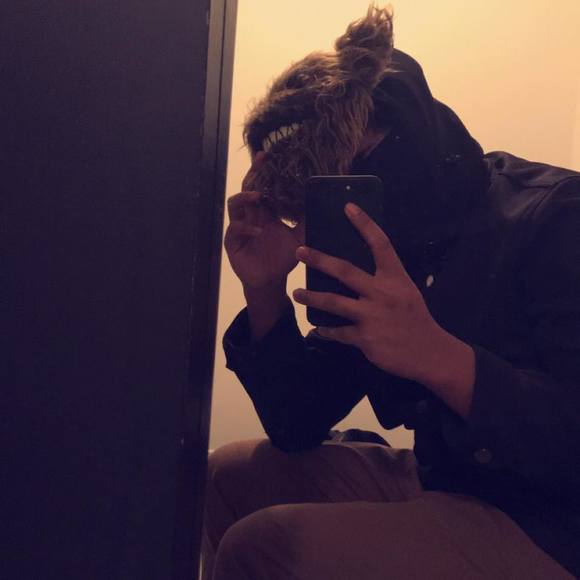 Meet your Posher, Dahril - Picture 1 of 1